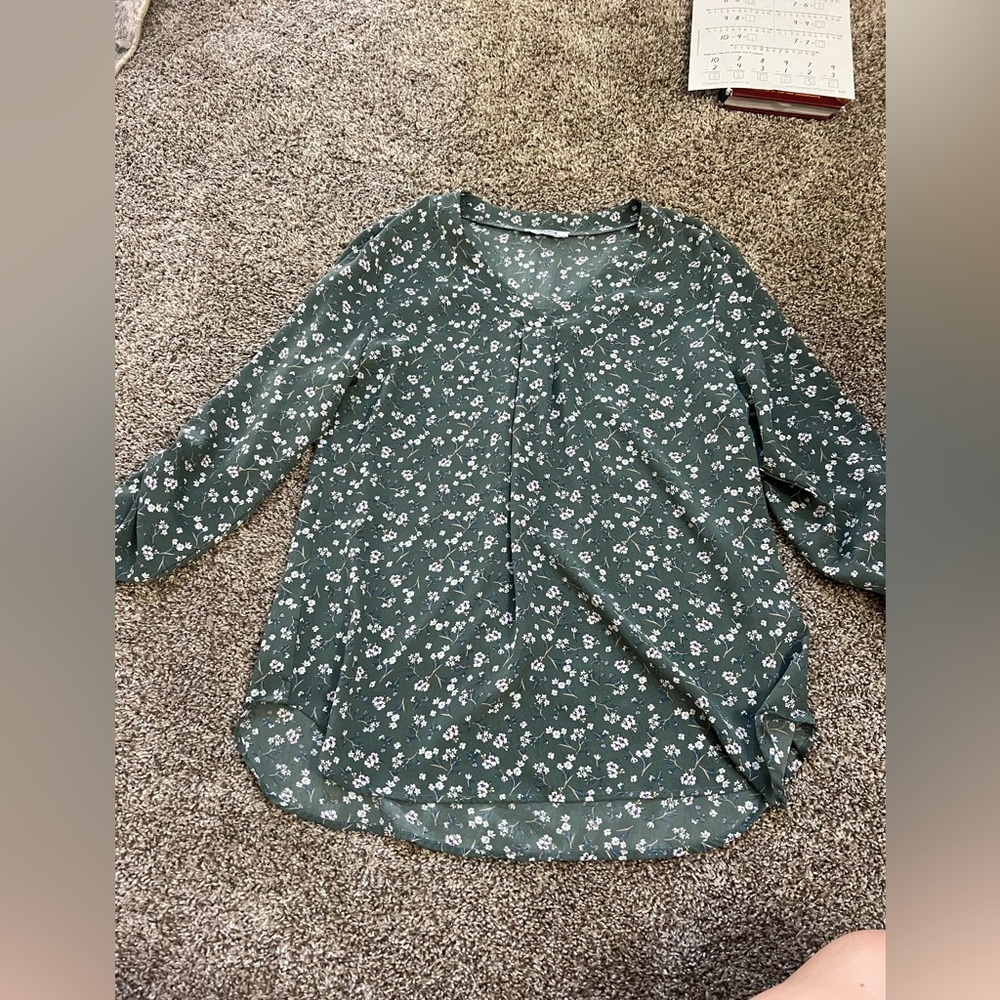 3/4 green blouse